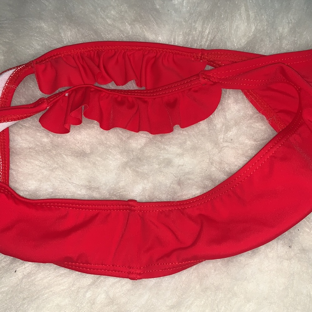 Red ruffle underwire bikini. - Picture 5 of 6